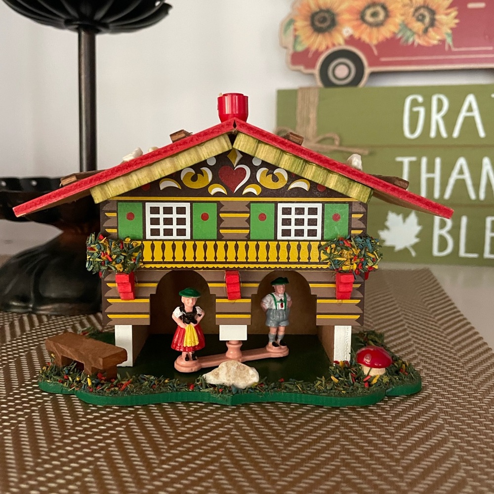 Charming Holiday Chalet with Red Roof